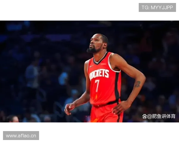 杜兰特利用中投拉开空间，投篮效率明显高于赛季初期